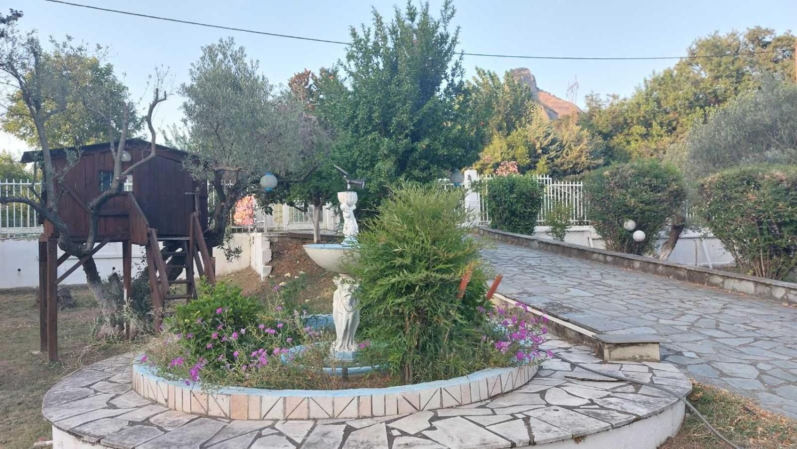בית הארחה קאלאבאקה 	Pomegranate Tree House - Meteora מראה חיצוני תמונה